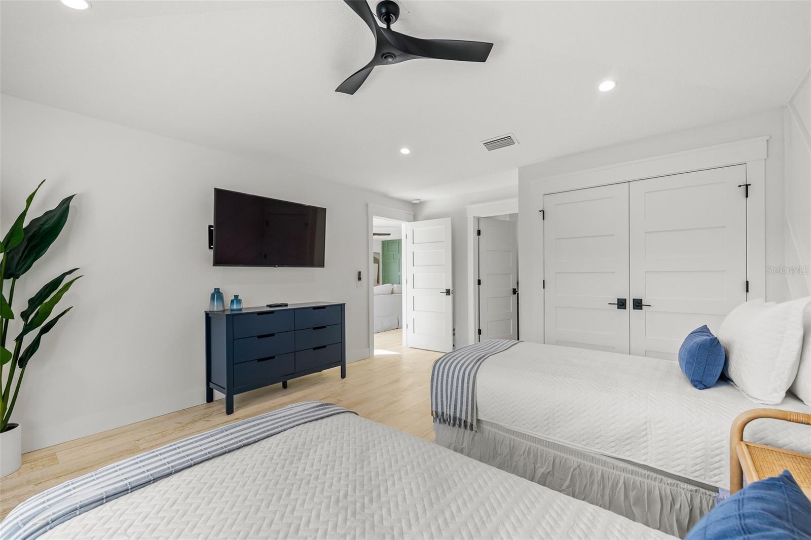 SAINT ARMANDS DIV JOHN RINGLING ESTATES - Residential