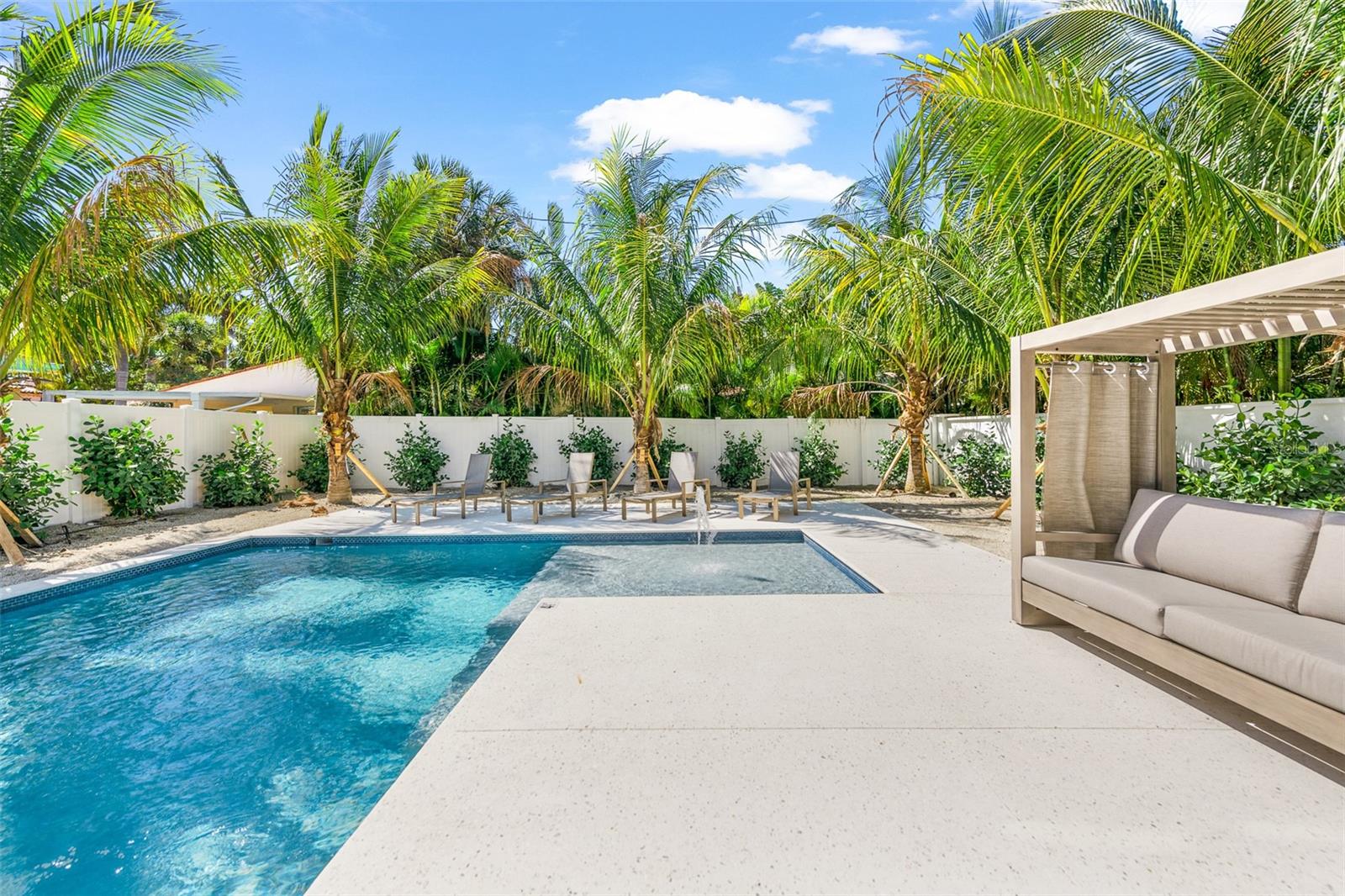 SAINT ARMANDS DIV JOHN RINGLING ESTATES - Residential