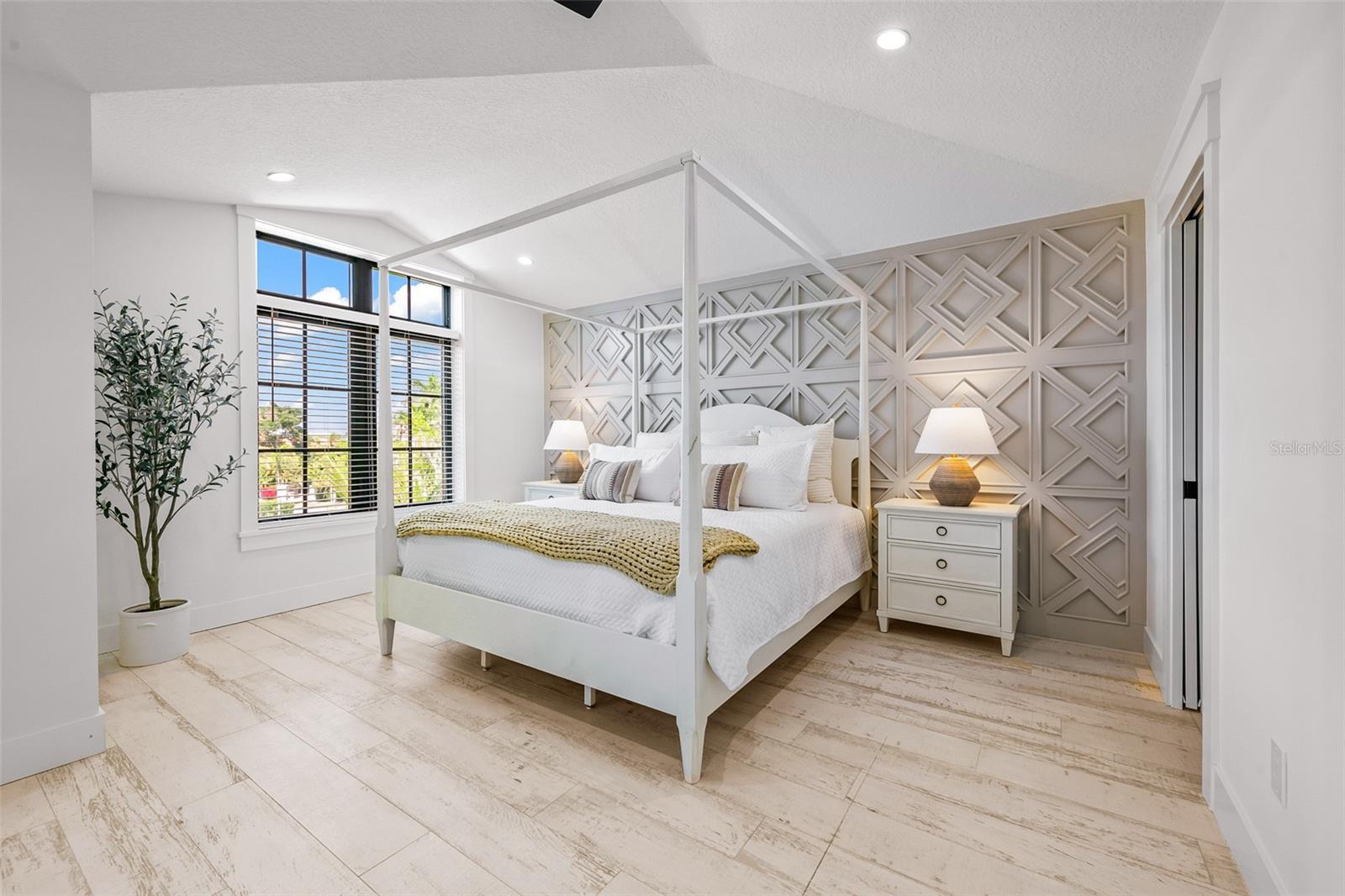 SAINT ARMANDS DIV JOHN RINGLING ESTATES - Residential