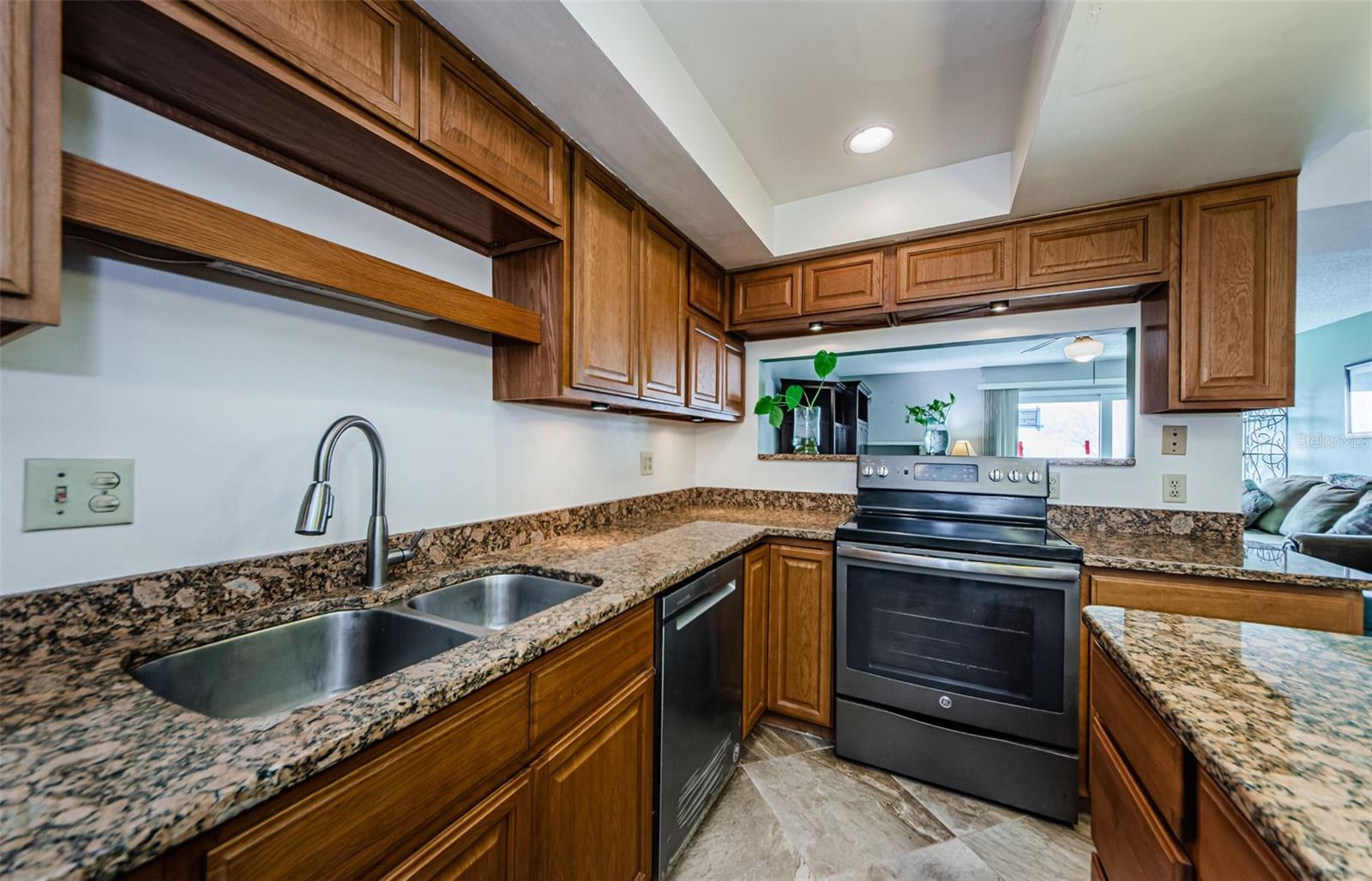SOUTH PAULA POINT CONDO - Residential Lease