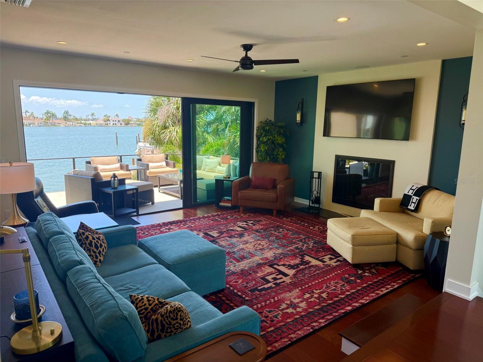 BAHIA SHORES - Residential