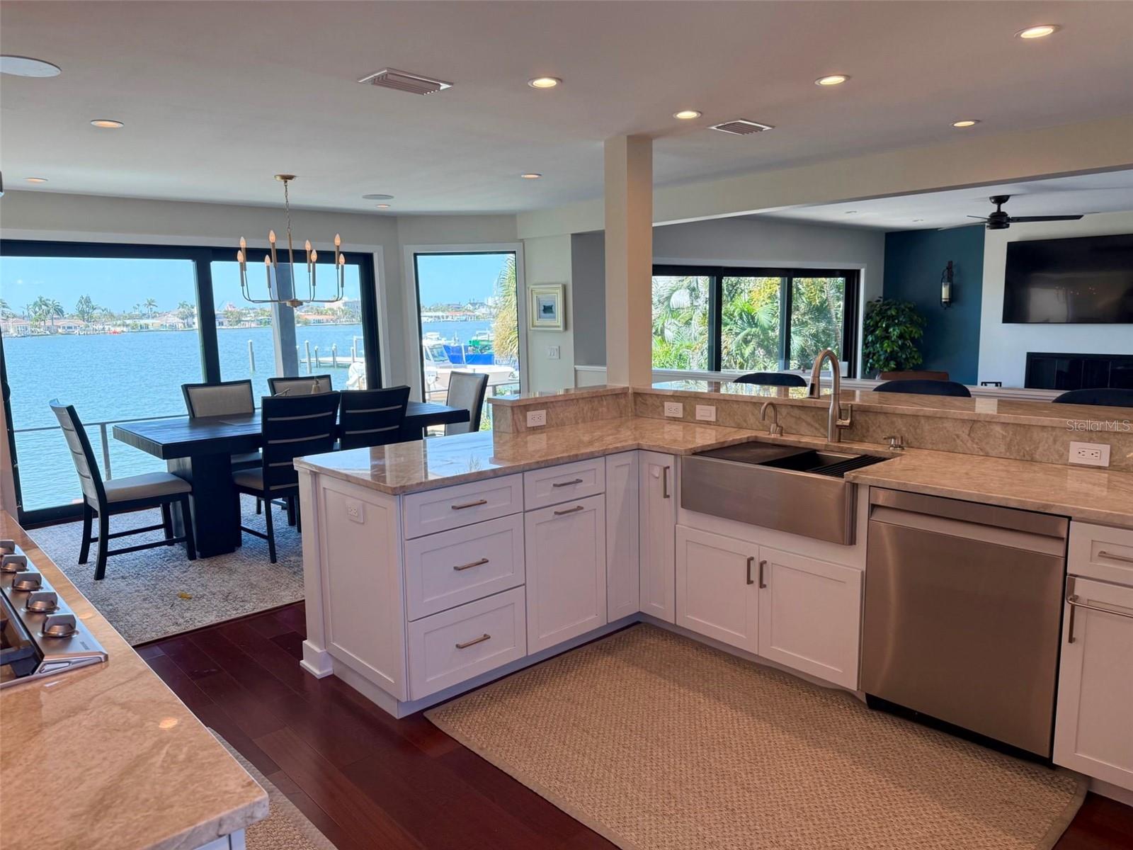 BAHIA SHORES - Residential