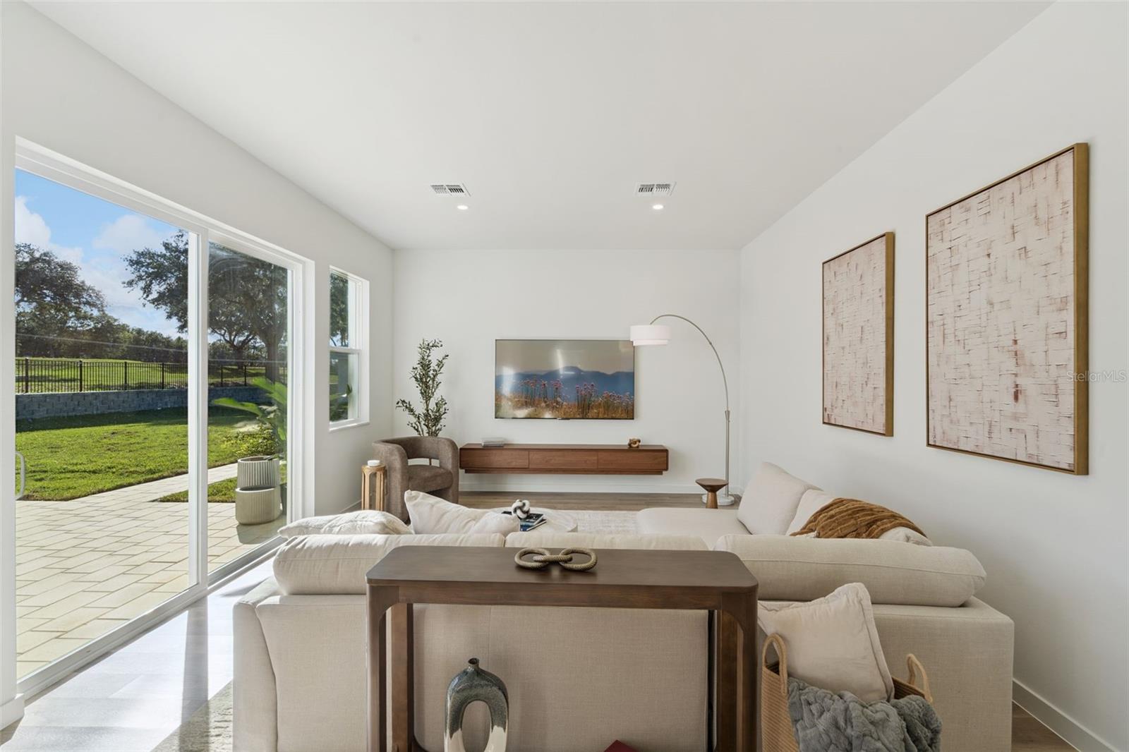 BOULEVARD OAKS OF LADY LAKE - Residential