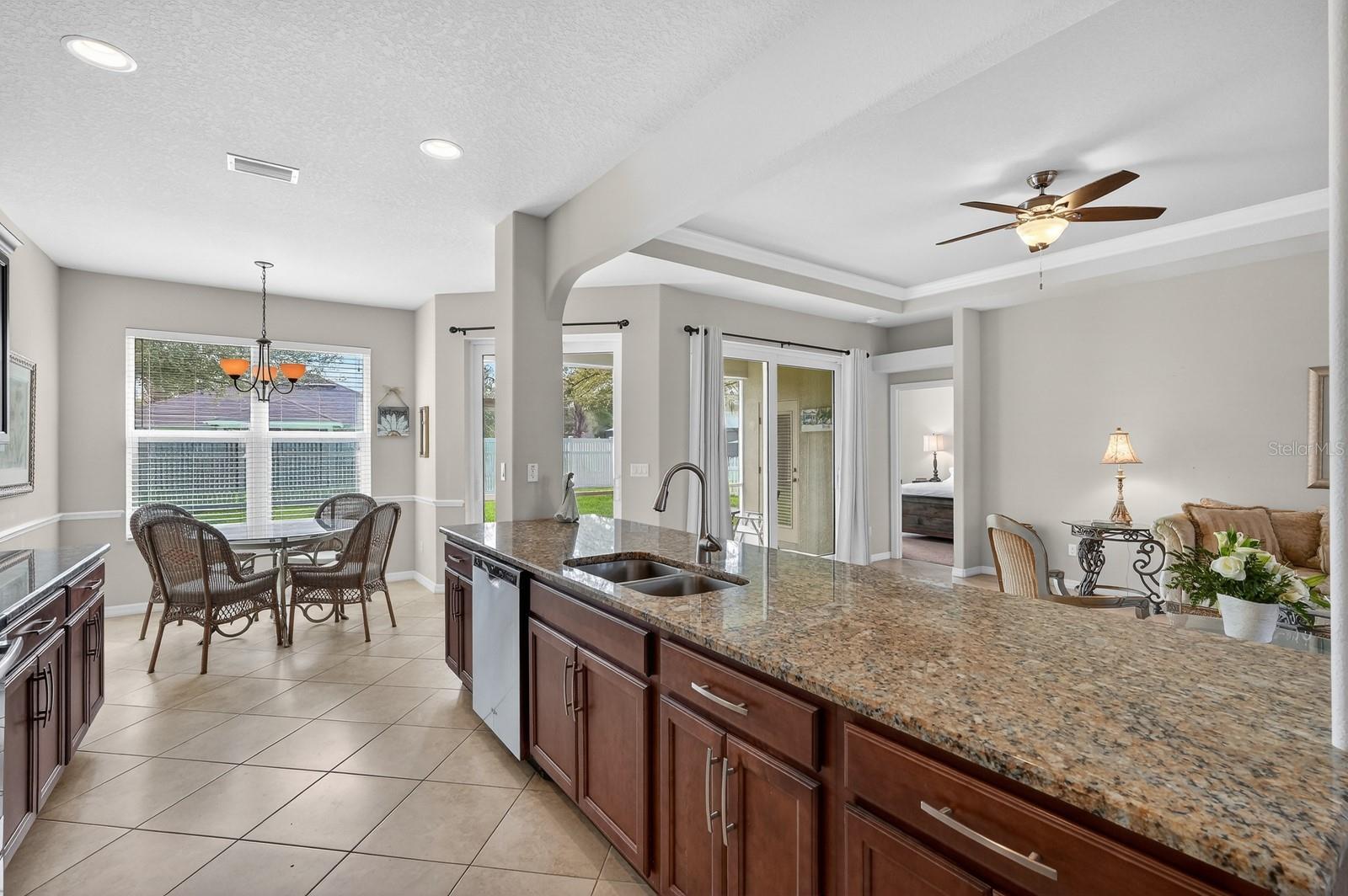 HIDDEN LAKES - Residential