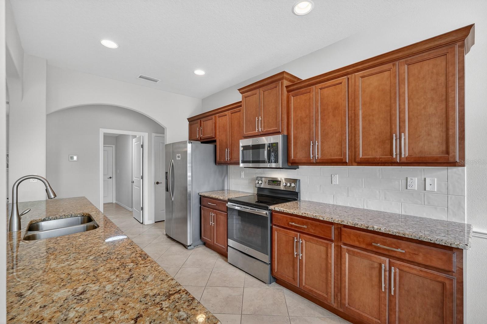 HIDDEN LAKES - Residential