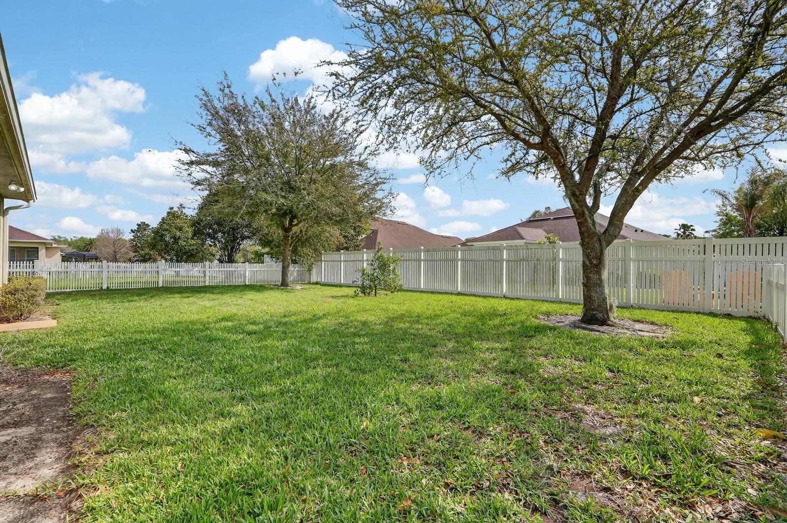 HIDDEN LAKES - Residential