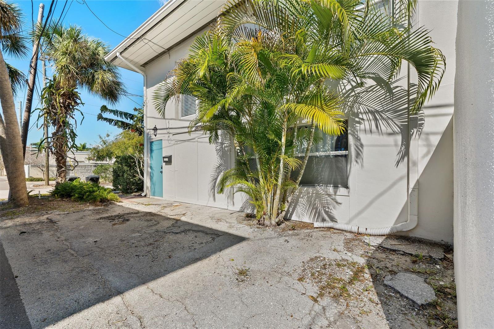 HANNAS SUB LOTS 29 & 30 LESS 3 FT FOR ALLEY - Residential