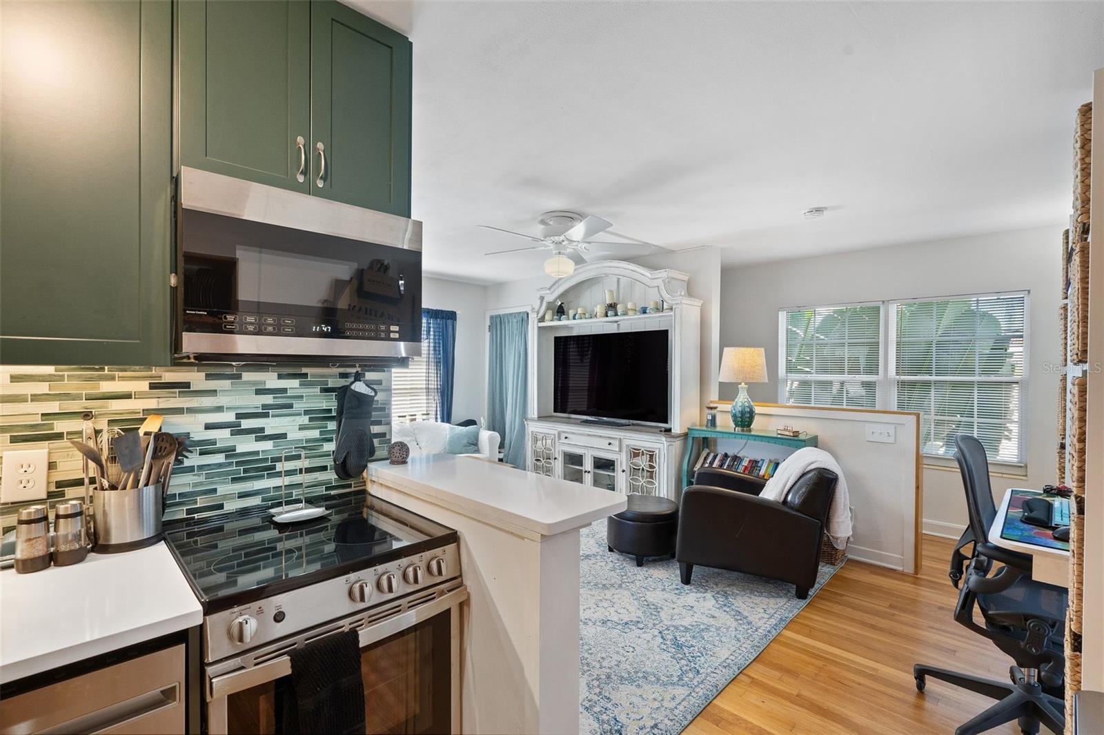 HANNAS SUB LOTS 29 & 30 LESS 3 FT FOR ALLEY - Residential