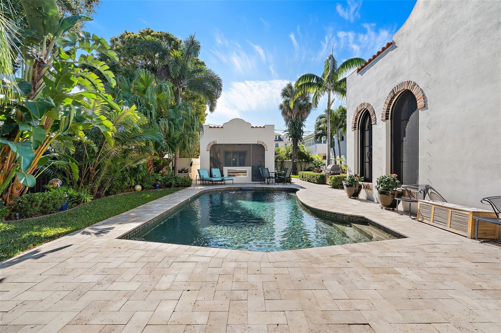 HANNAS SUB LOTS 29 & 30 LESS 3 FT FOR ALLEY - Residential