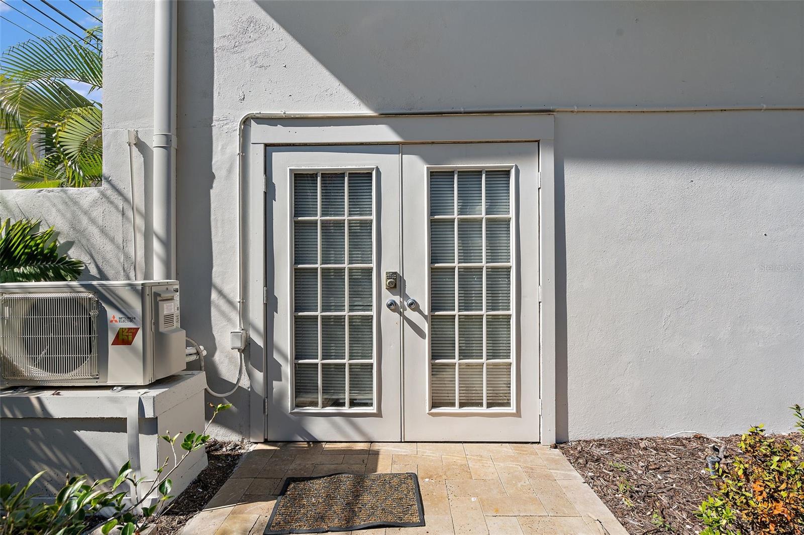 HANNAS SUB LOTS 29 & 30 LESS 3 FT FOR ALLEY - Residential