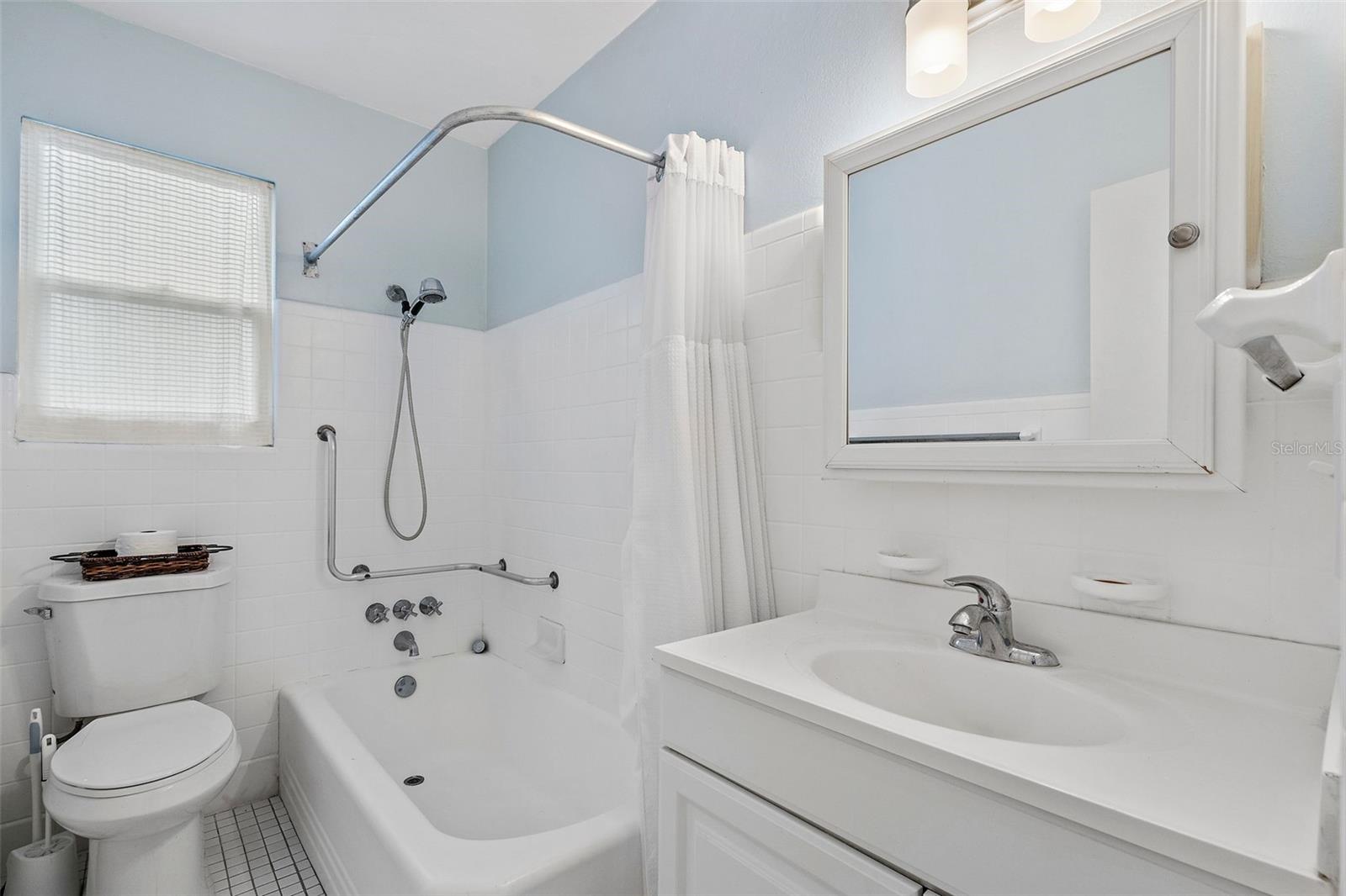 HANNAS SUB LOTS 29 & 30 LESS 3 FT FOR ALLEY - Residential