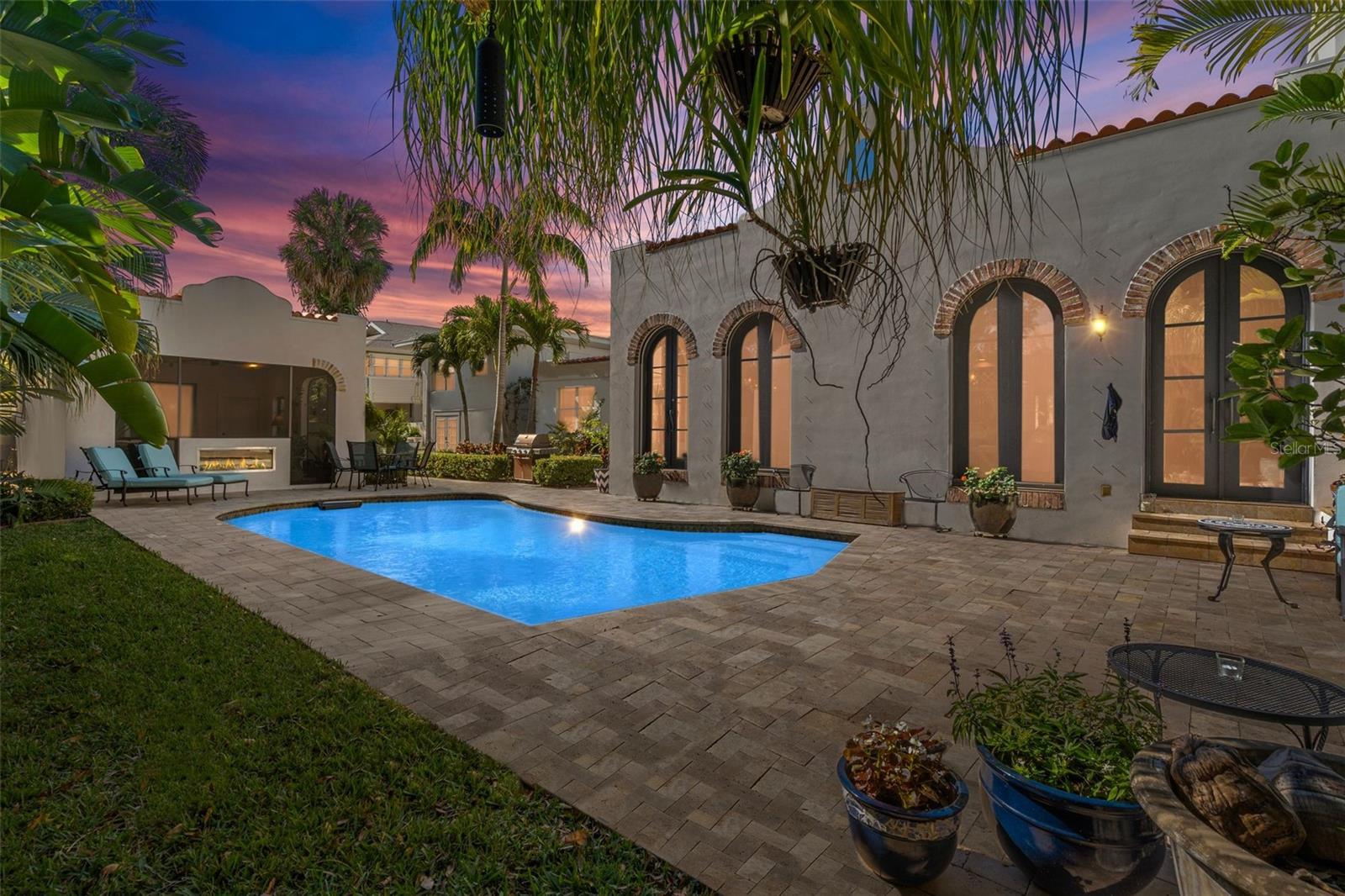 HANNAS SUB LOTS 29 & 30 LESS 3 FT FOR ALLEY - Residential