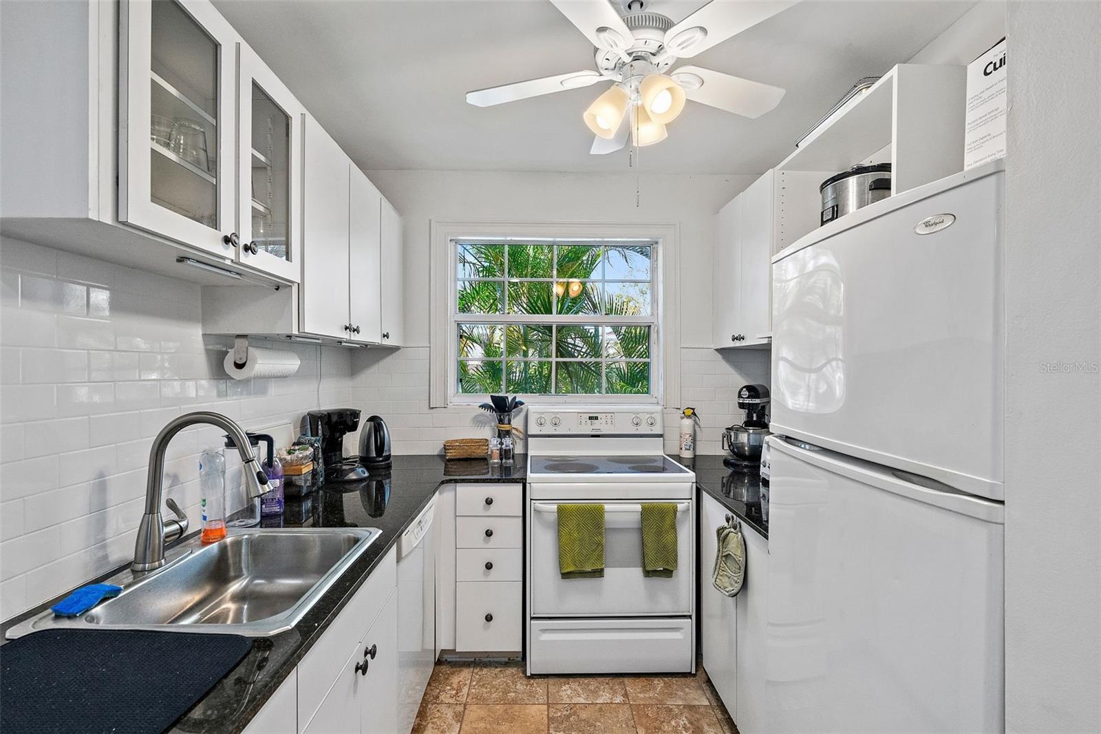 HANNAS SUB LOTS 29 & 30 LESS 3 FT FOR ALLEY - Residential