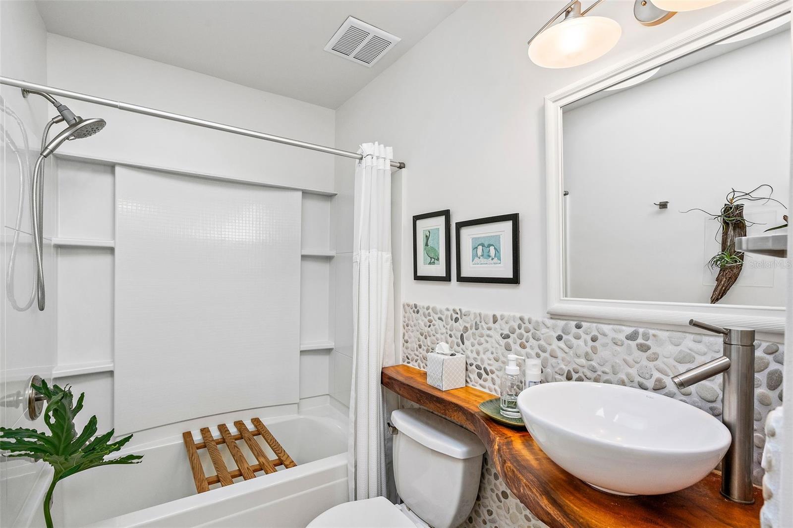 HANNAS SUB LOTS 29 & 30 LESS 3 FT FOR ALLEY - Residential