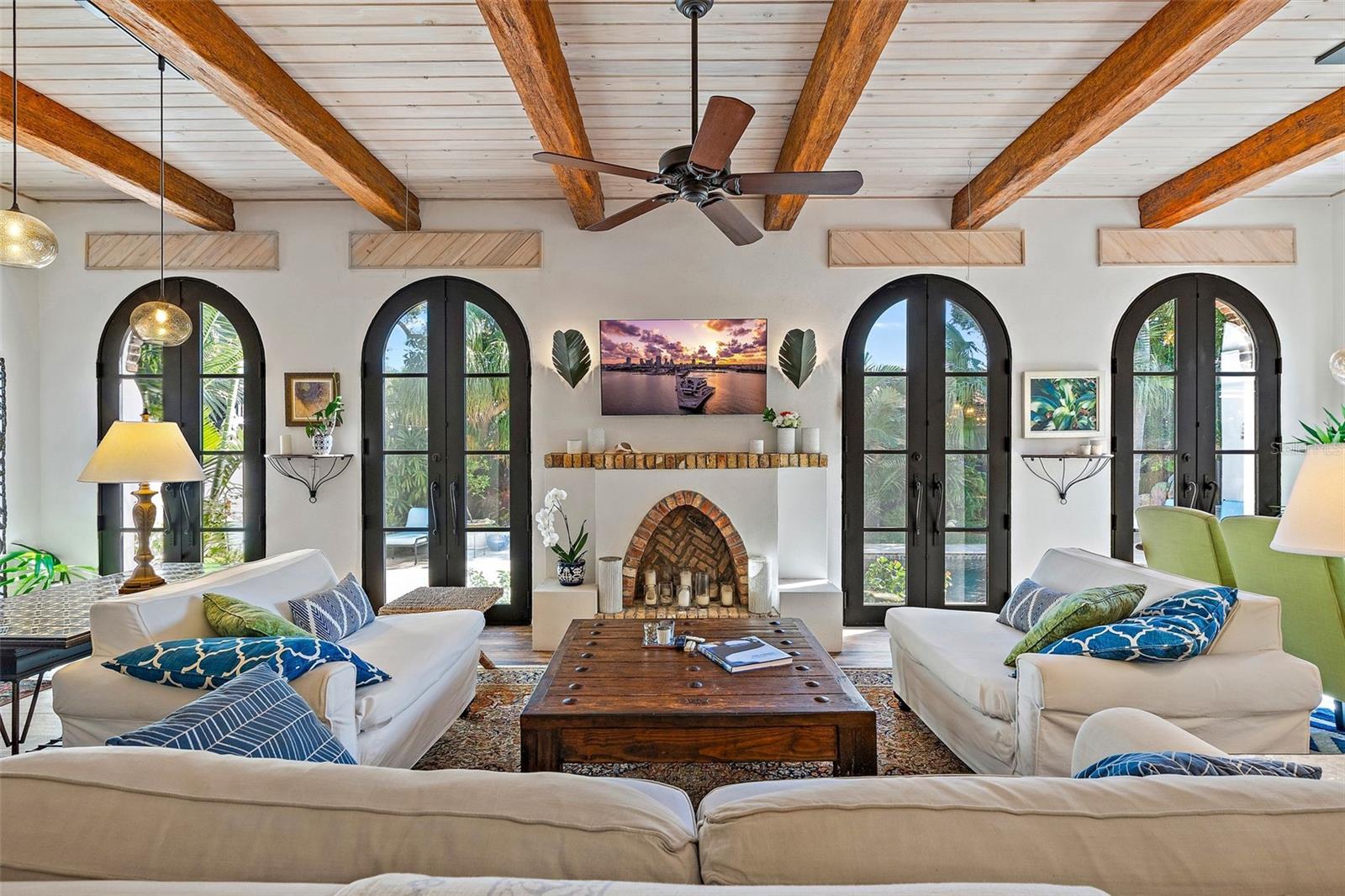 HANNAS SUB LOTS 29 & 30 LESS 3 FT FOR ALLEY - Residential