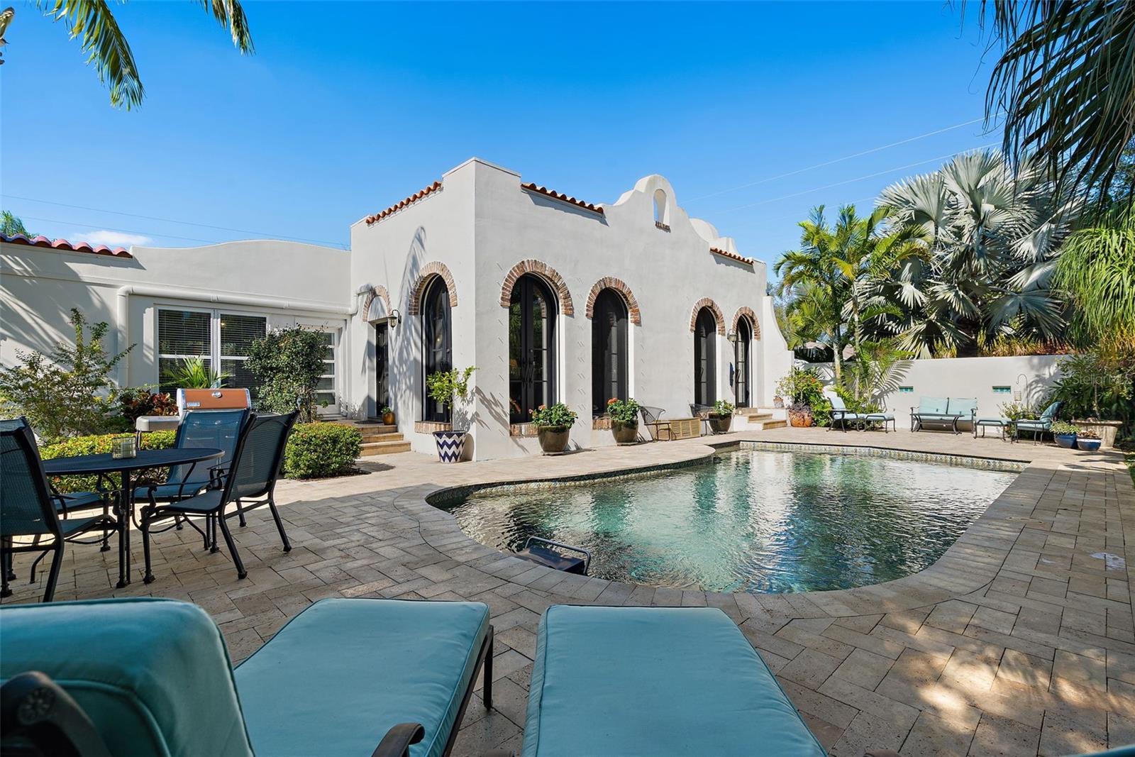 HANNAS SUB LOTS 29 & 30 LESS 3 FT FOR ALLEY - Residential