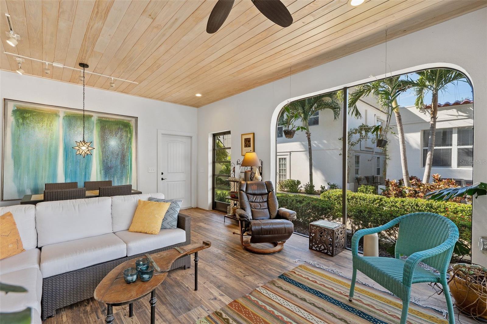 HANNAS SUB LOTS 29 & 30 LESS 3 FT FOR ALLEY - Residential