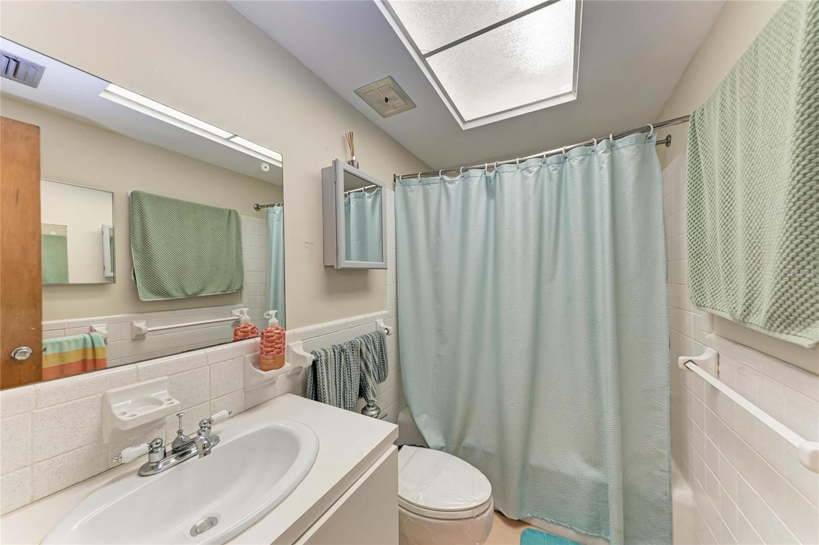 SYLVETTE CONDO - Residential