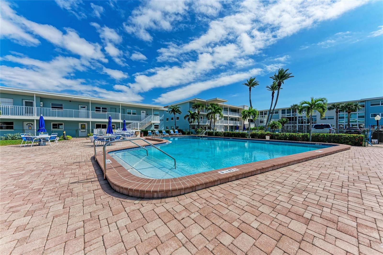 SYLVETTE CONDO - Residential