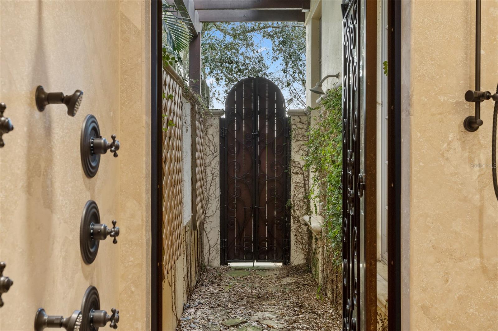 ISLEWORTH - Residential