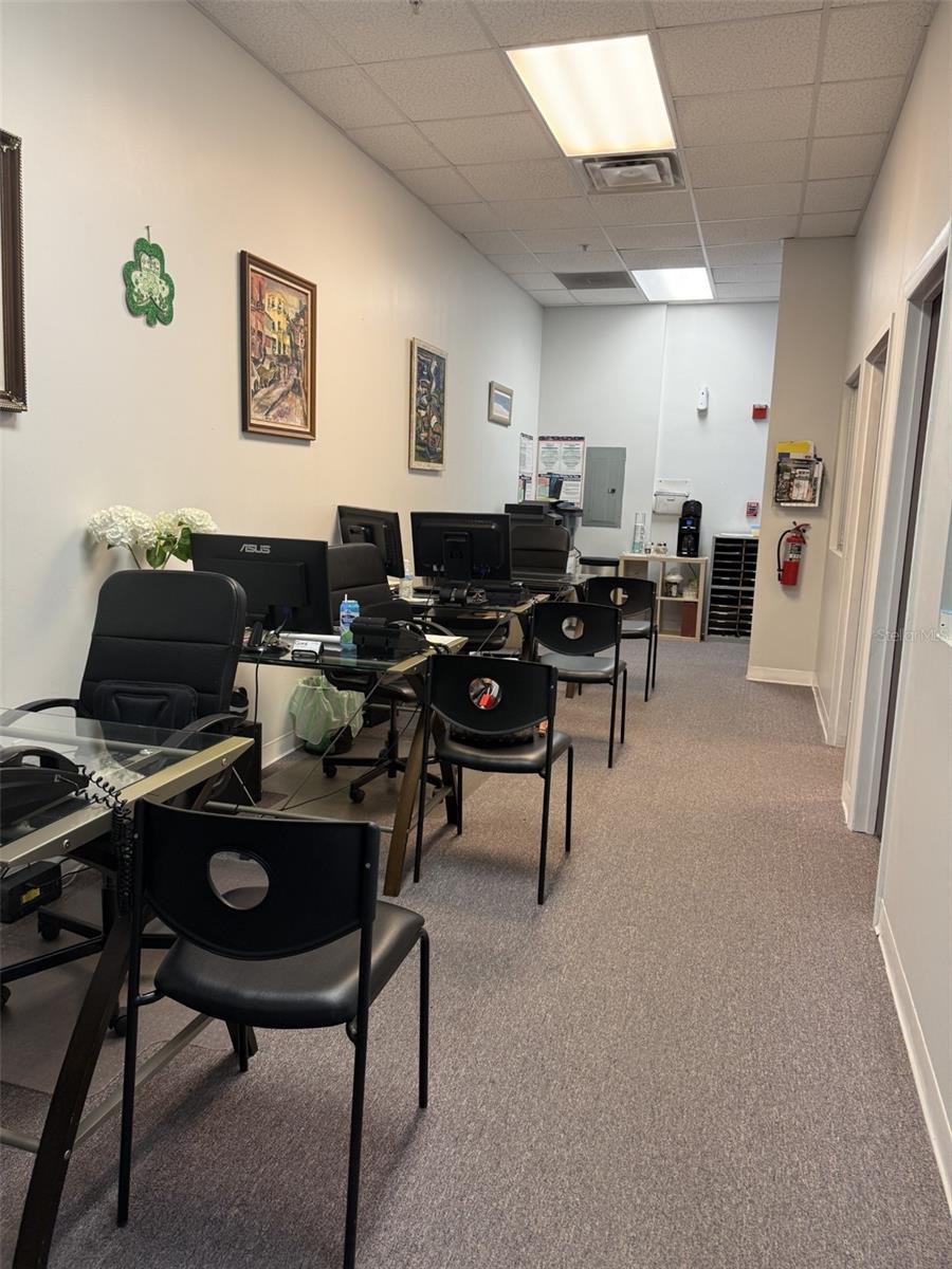 PEPPER MILL PLAZA REP - Commercial Lease