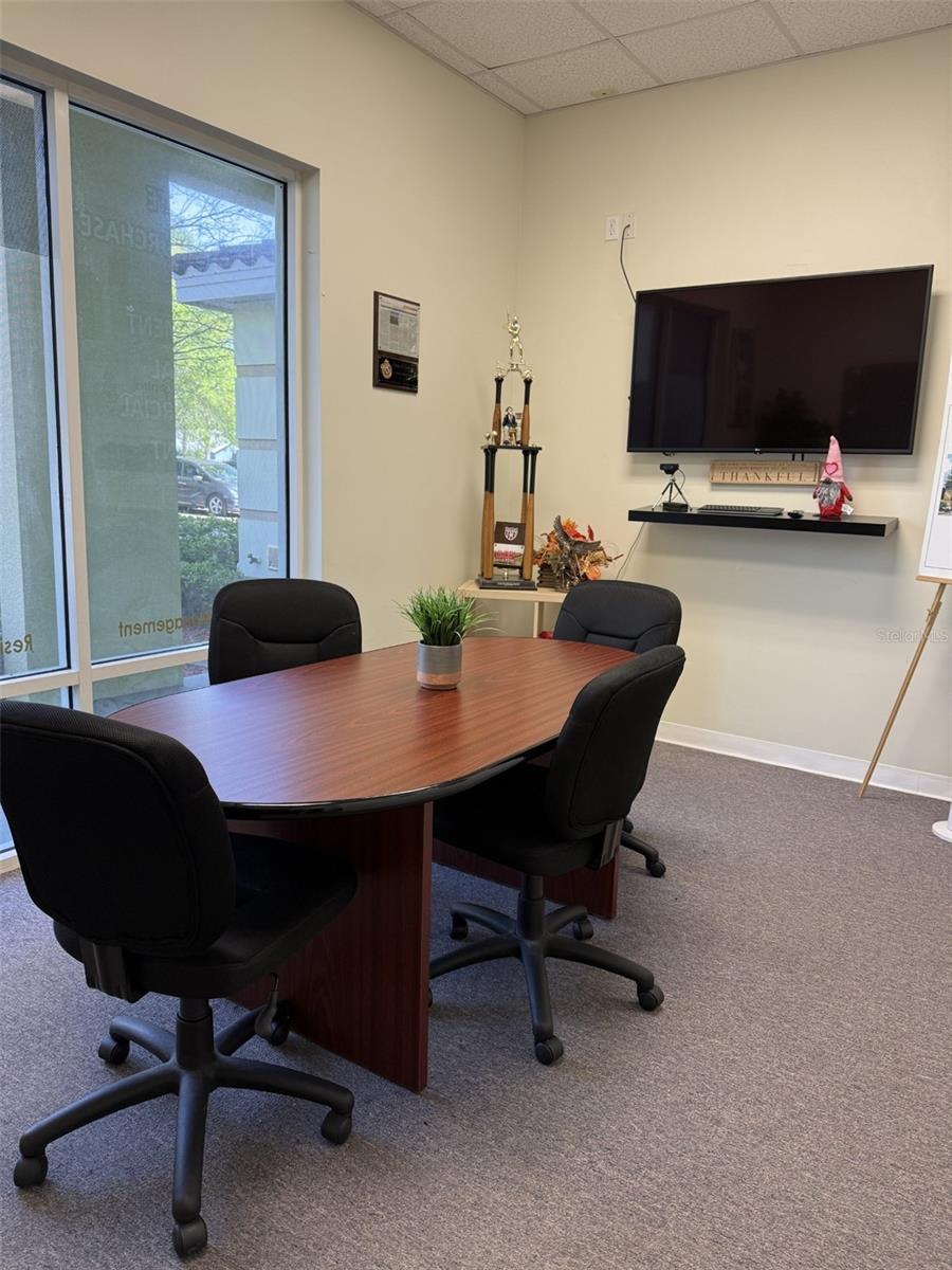 PEPPER MILL PLAZA REP - Commercial Lease