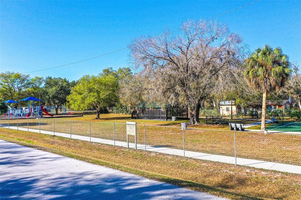 Photo of Central Avenue, Mulberry, FL 33860 (MLS # L4959912)