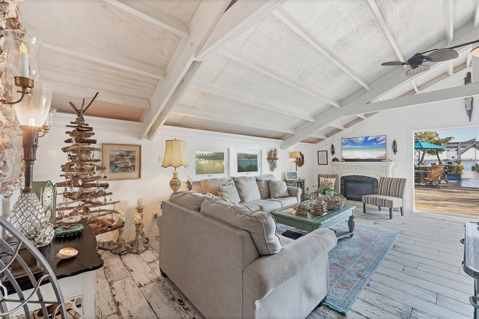 8888 BAY STREET, PLACIDA, FL, 33946 4 8888 BAY STREET