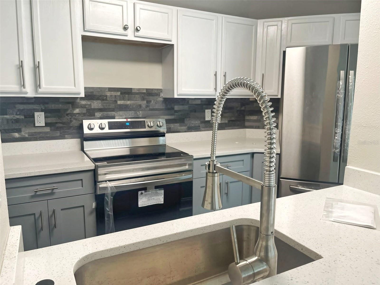 DOCKSIDE CONDO - Residential