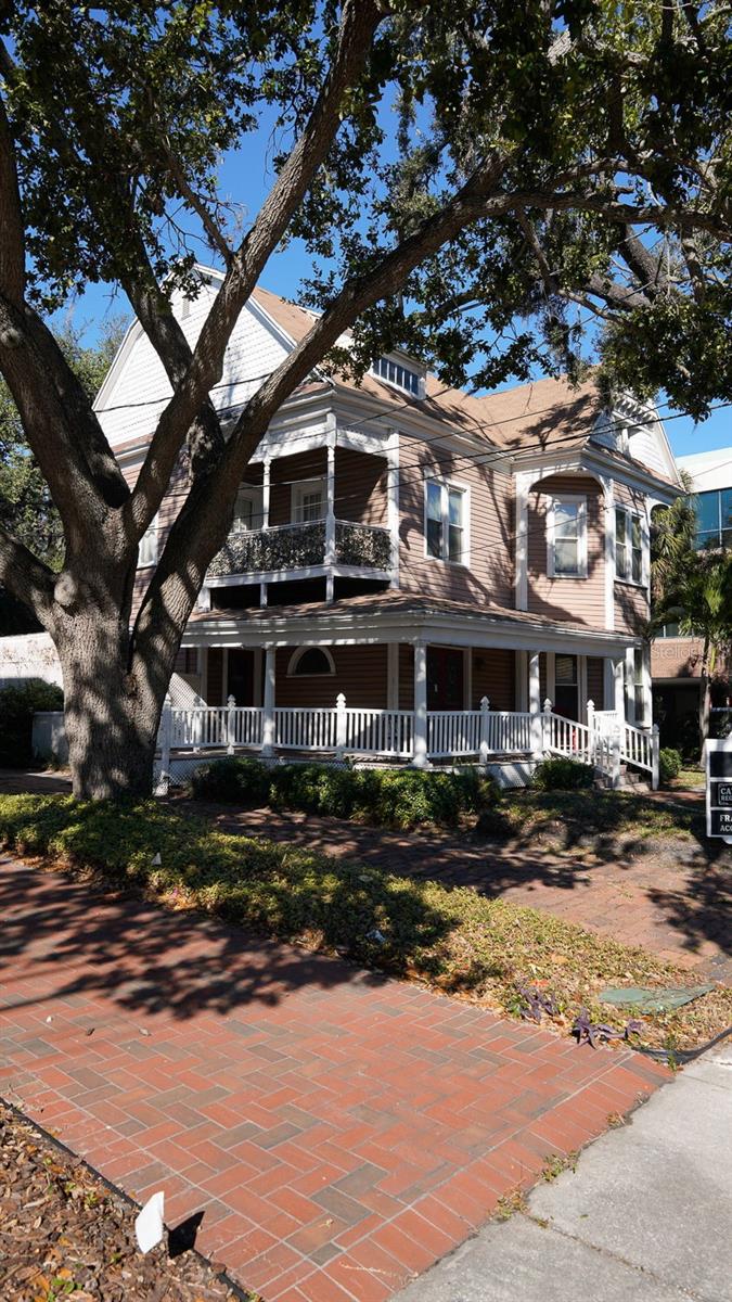 RIVERSIDE - Residential