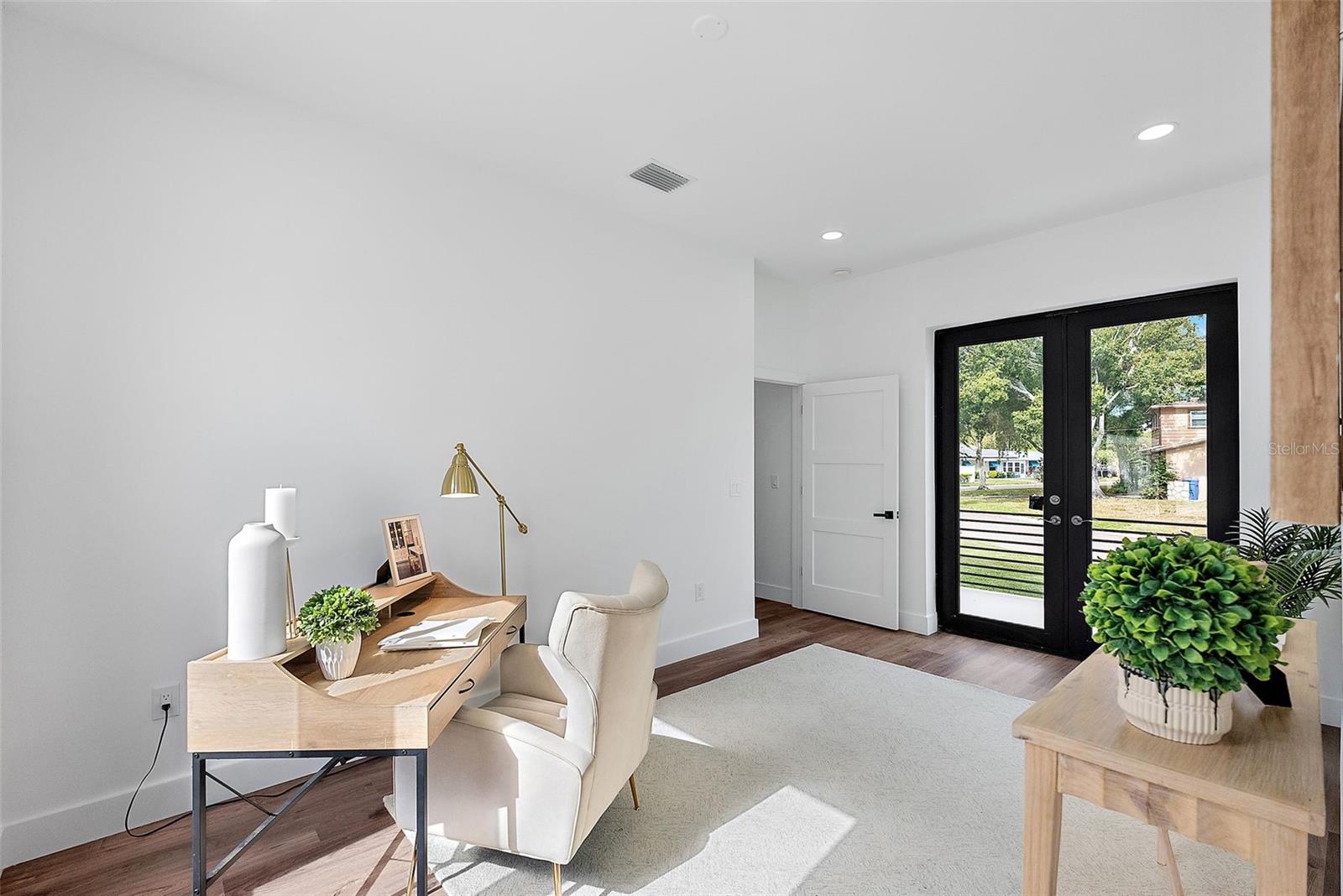 NORTH ST PETERSBURG - Residential