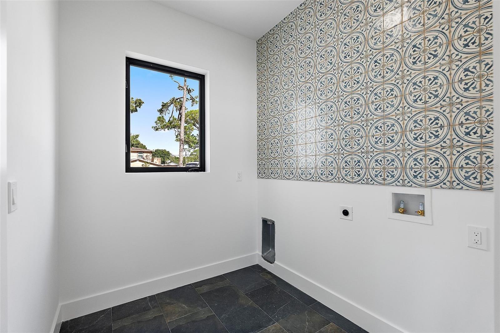 NORTH ST PETERSBURG - Residential