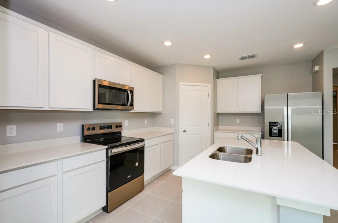 CALDERA PH 3 & 4 - Residential Lease