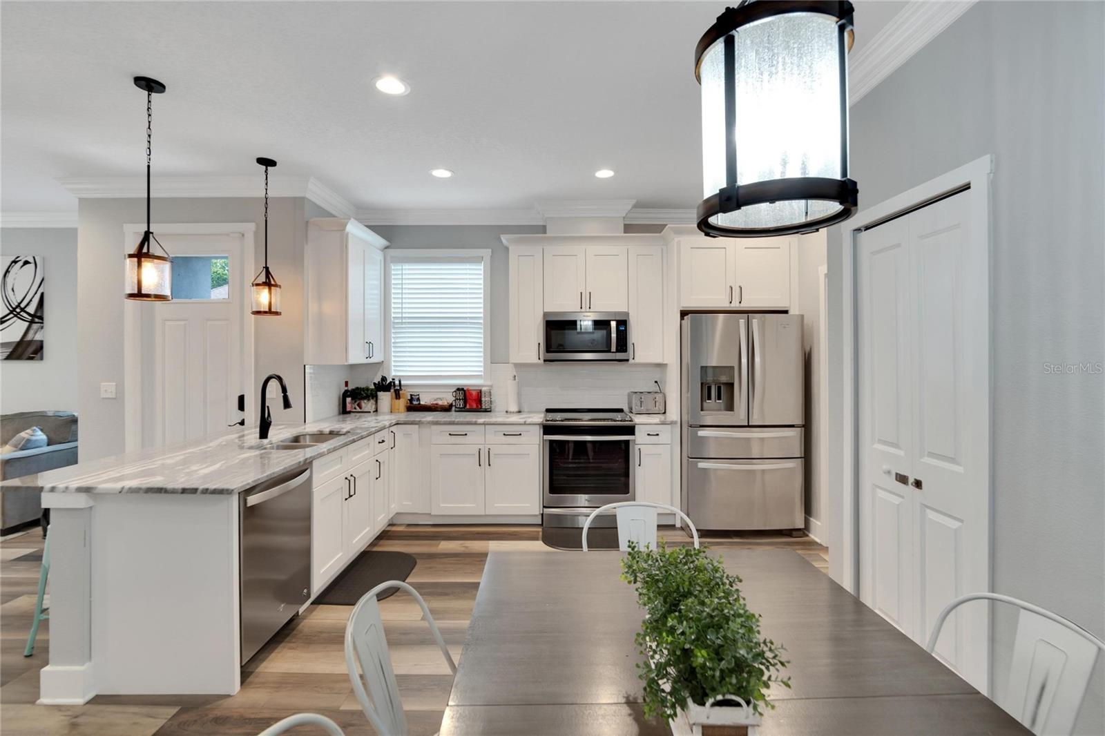 ENGLEWOOD EASTERN POR - Residential Lease