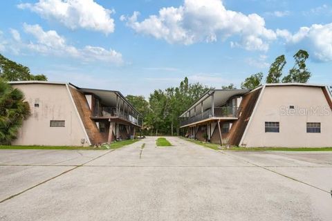 Photo of 1116 Unitah Avenue, Lakeland, FL 33803 (MLS # TB8434825)