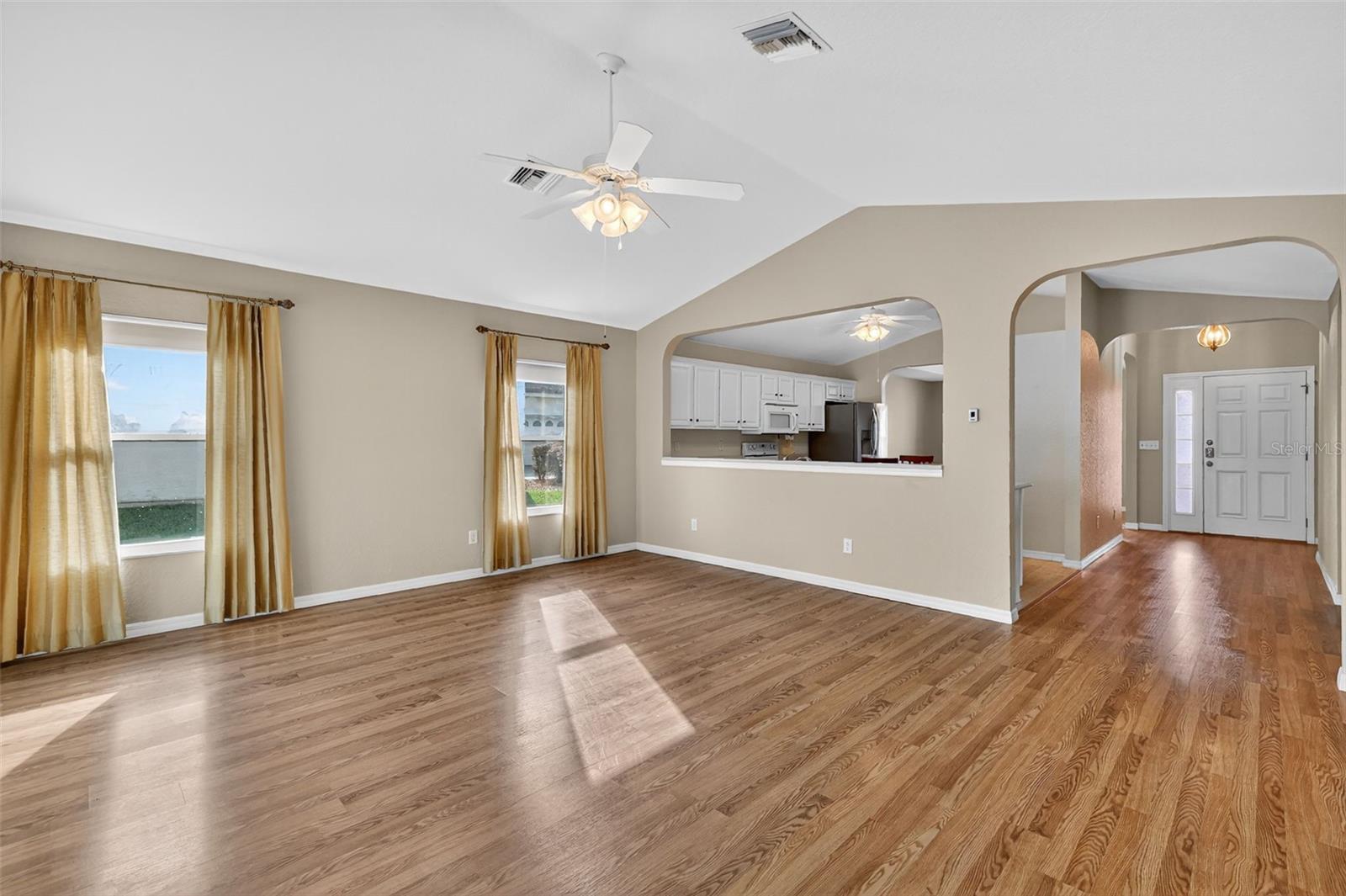 MEADOWS/STONECREST UN 02 - Residential