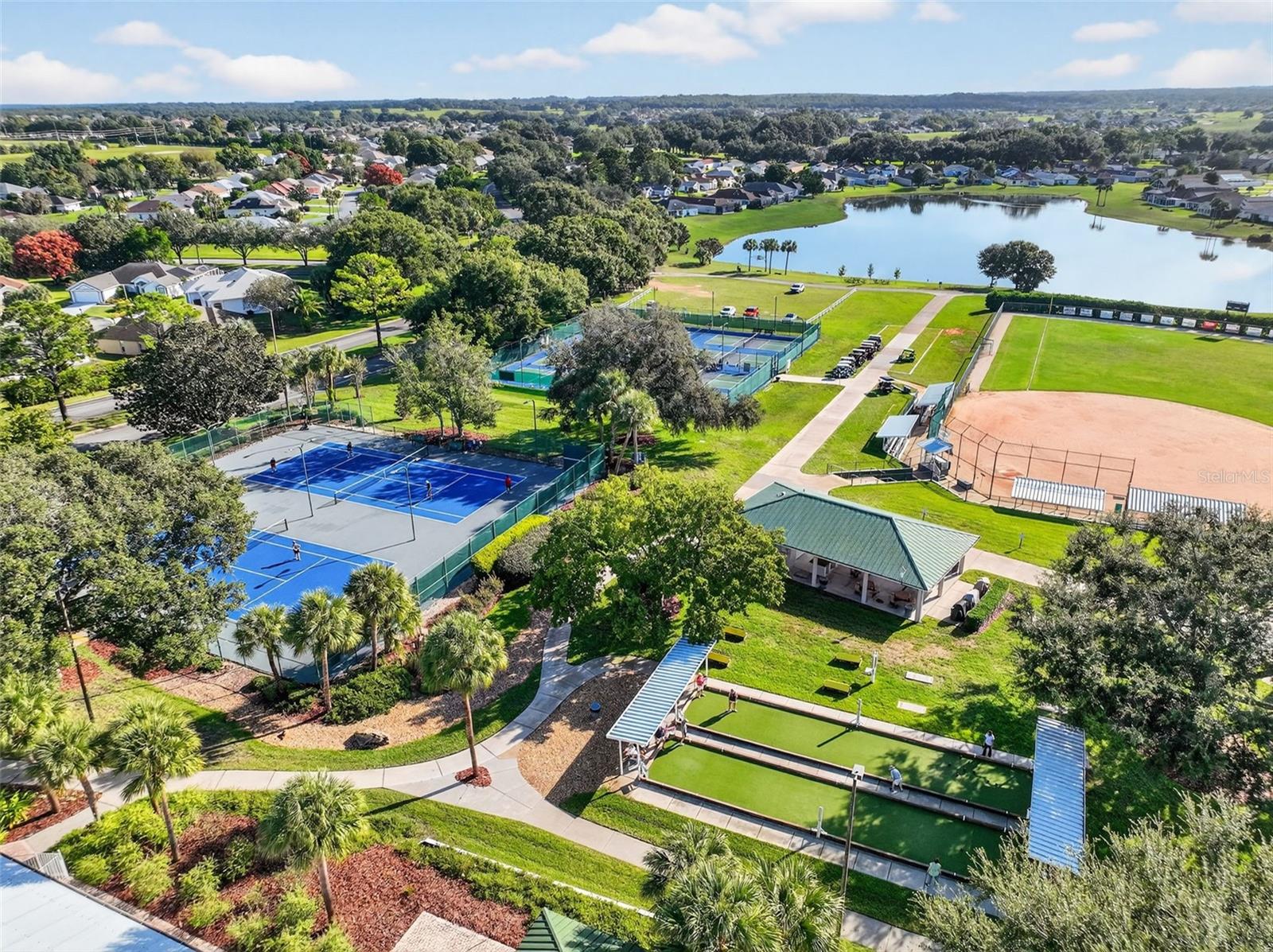 MEADOWS/STONECREST UN 02 - Residential