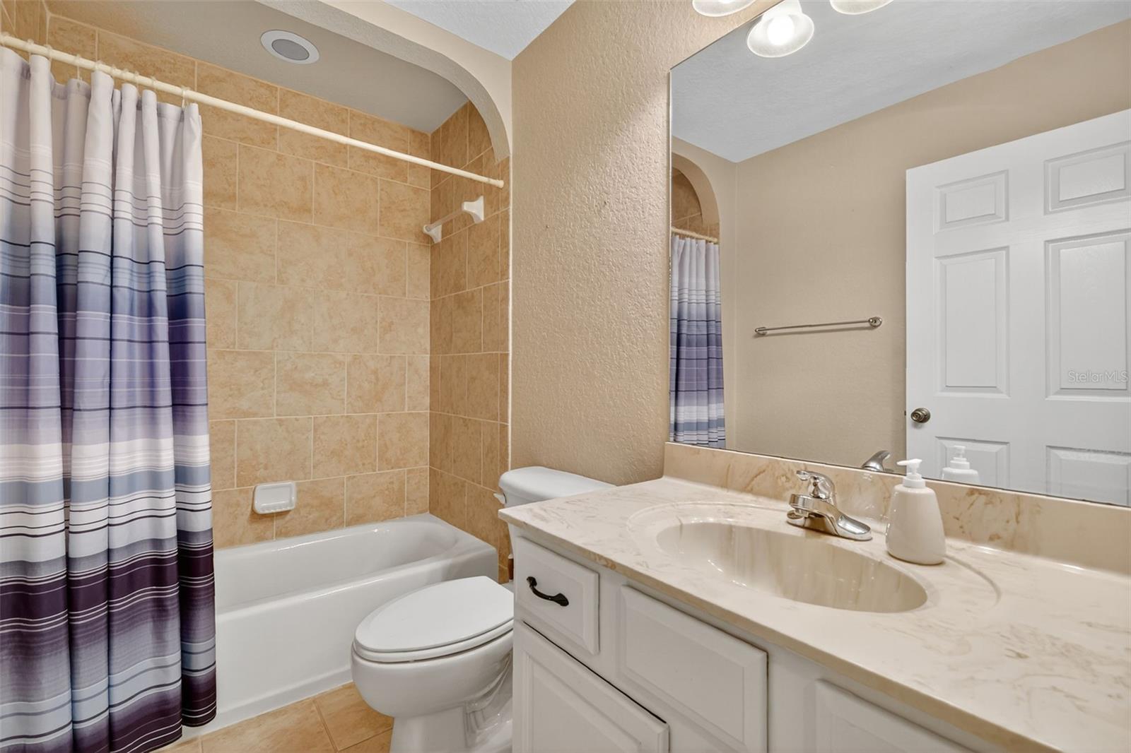 MEADOWS/STONECREST UN 02 - Residential