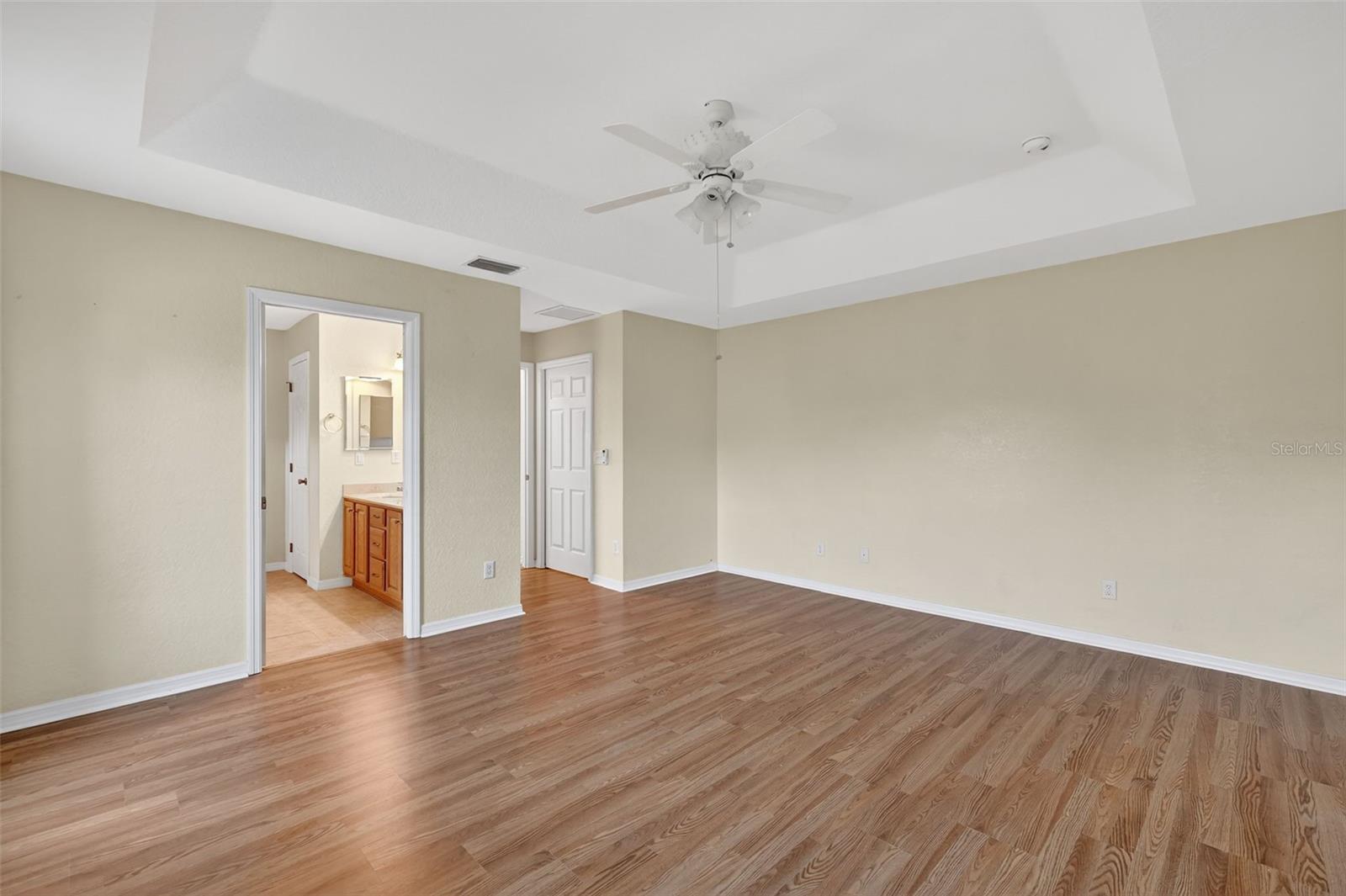 MEADOWS/STONECREST UN 02 - Residential