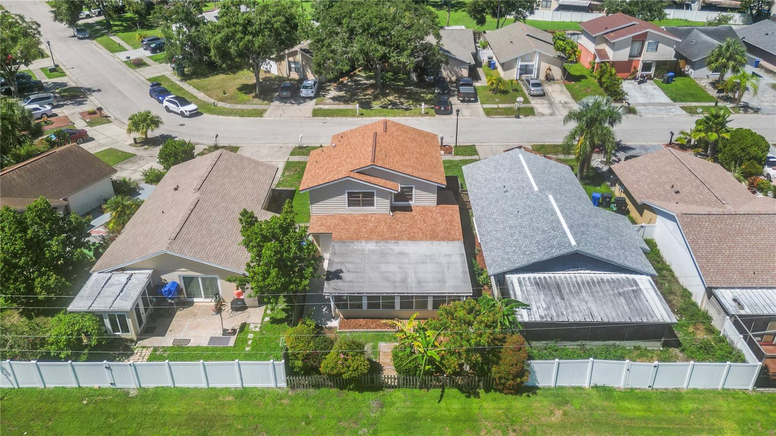 Stunning Renovated Two-Story Home in Prime Location!
Welcome to your dream home! This spacious 2,124 square foot residence is the largest in the neighborhood and has been totally renovated to perfection.
Features include:
4 bedrooms and 2.5 baths
Oversized lanai, perfect for entertaining
Deck in both the backyard and the side yard
Private gate leading to a public recreational park
Conveniently close to the airport
This home combines comfort, style, and convenience, making it the perfect place to call home. Don't miss out on this incredible opportunity!