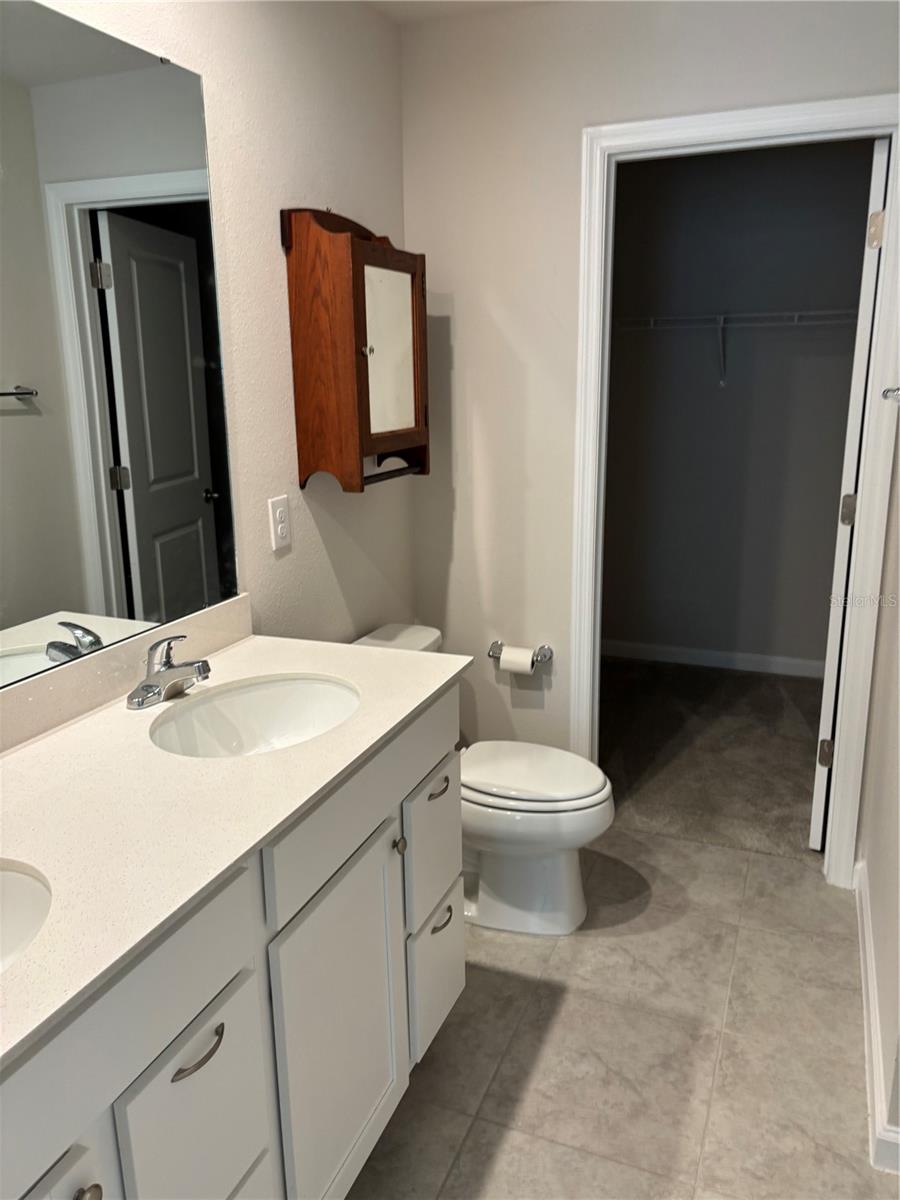 AVALON WOODS - Residential Lease