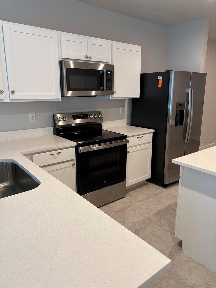 AVALON WOODS - Residential Lease