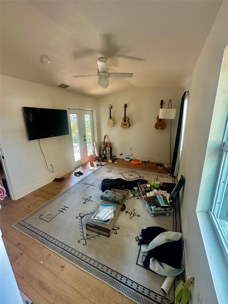 MONTICELLO PARK - Residential