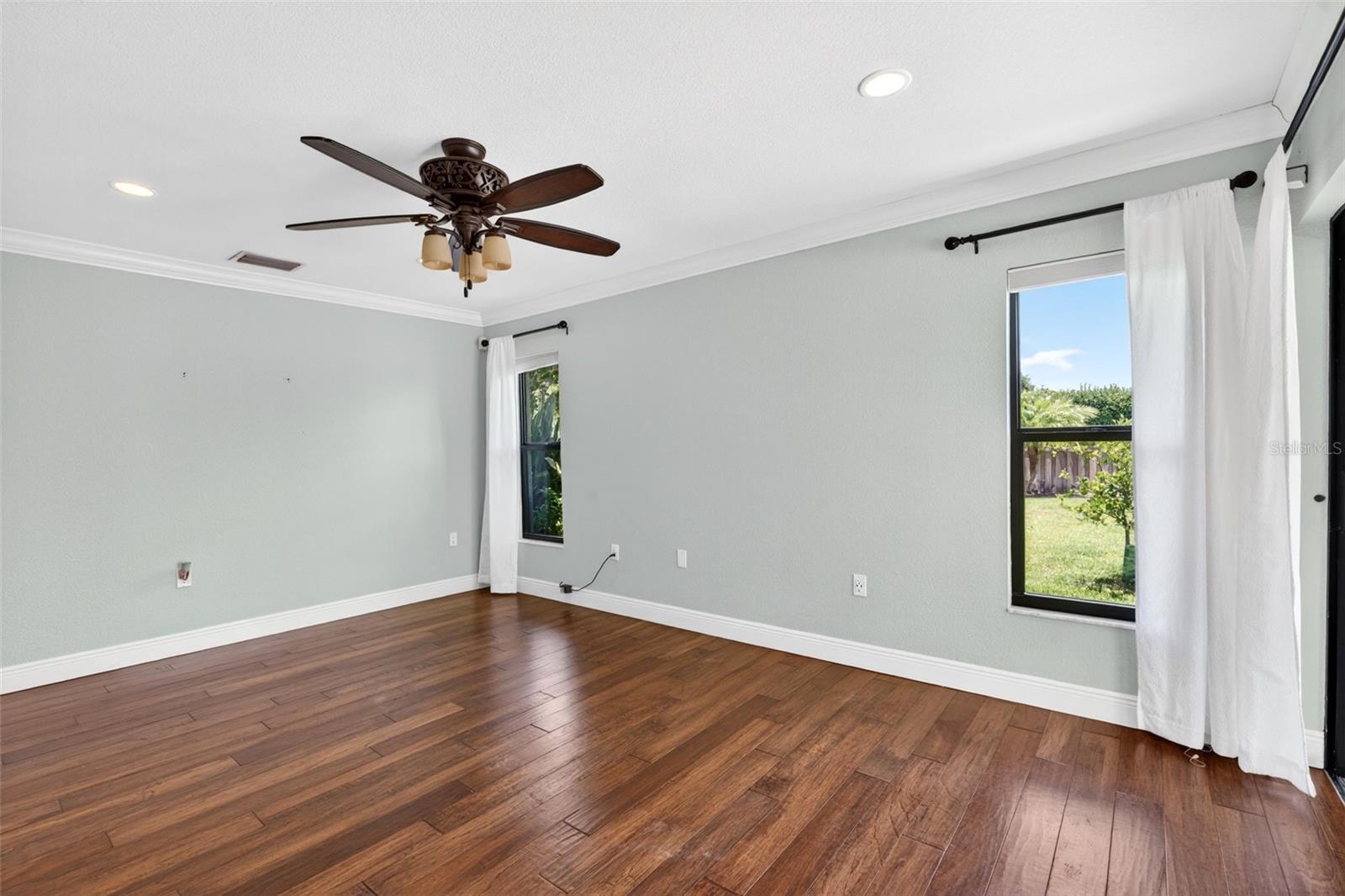 COUNTRY PLACE - Residential