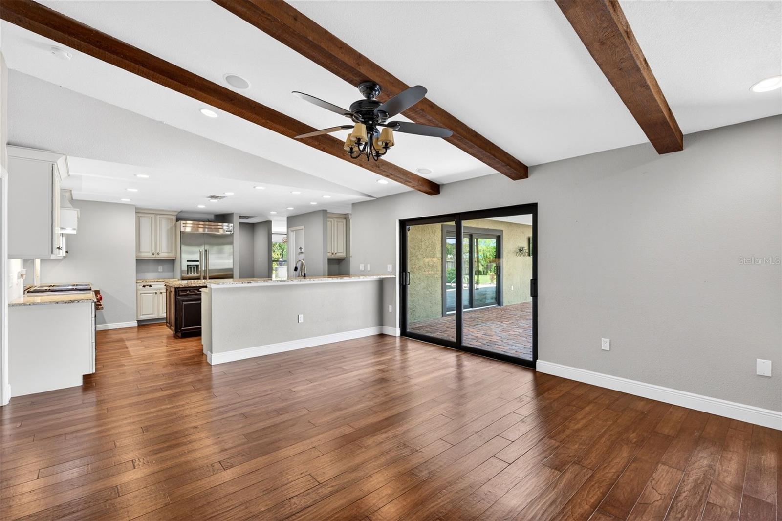 COUNTRY PLACE - Residential
