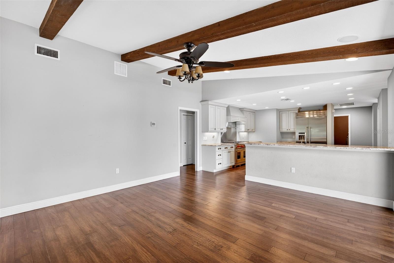 COUNTRY PLACE - Residential