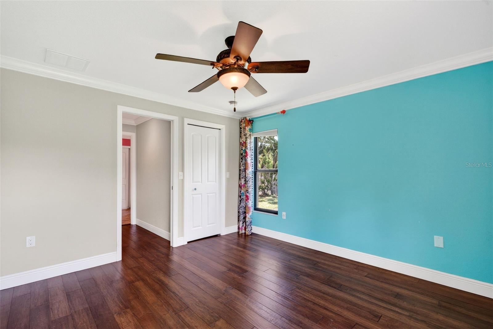 COUNTRY PLACE - Residential