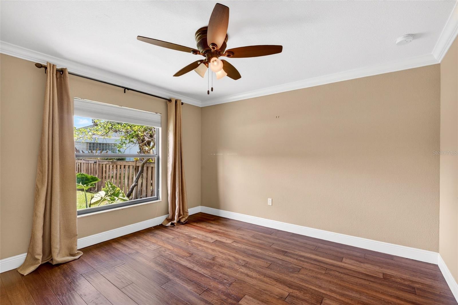 COUNTRY PLACE - Residential