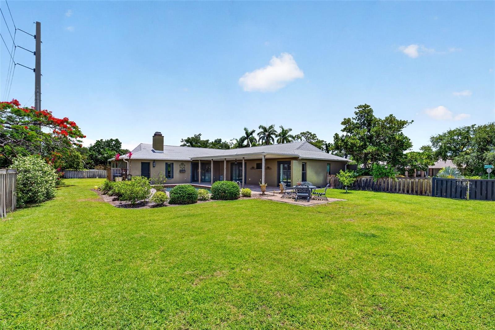 COUNTRY PLACE - Residential