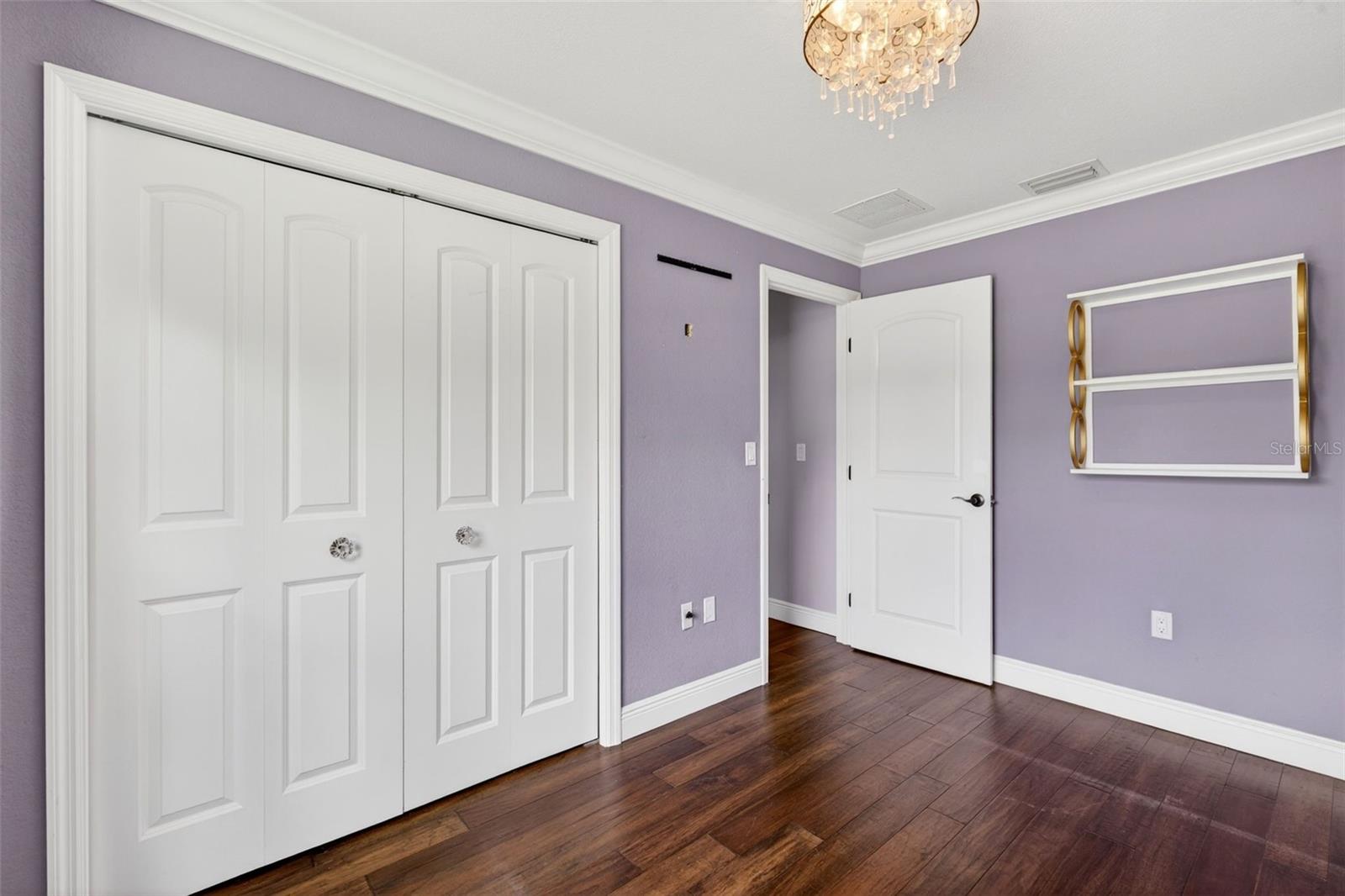 COUNTRY PLACE - Residential